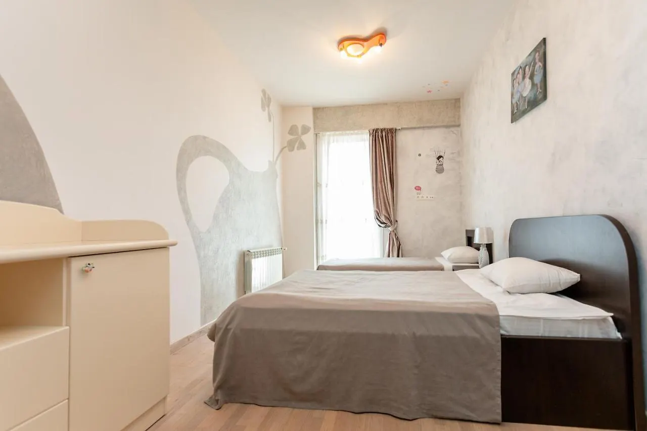 Luxury Apartment For Families Or Group Of Visitors In City Center Tbilisi