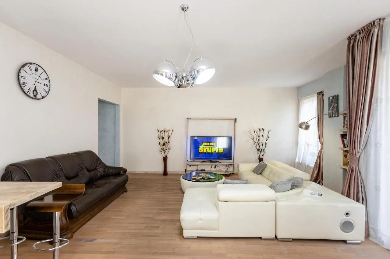 Luxury Apartment For Families Or Group Of Visitors In City Center Tbilisi Gruzja