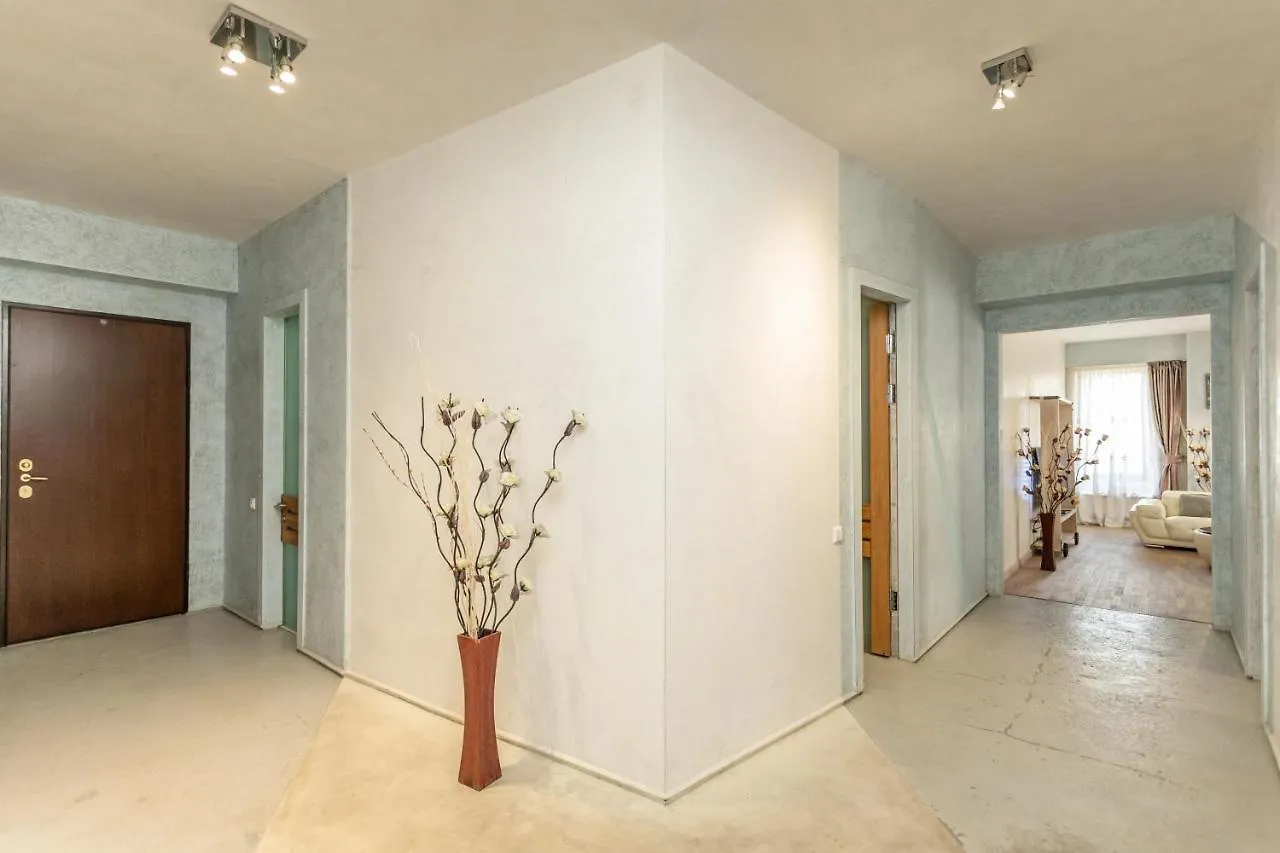 Luxury Apartment For Families Or Group Of Visitors In City Center Tbilisi